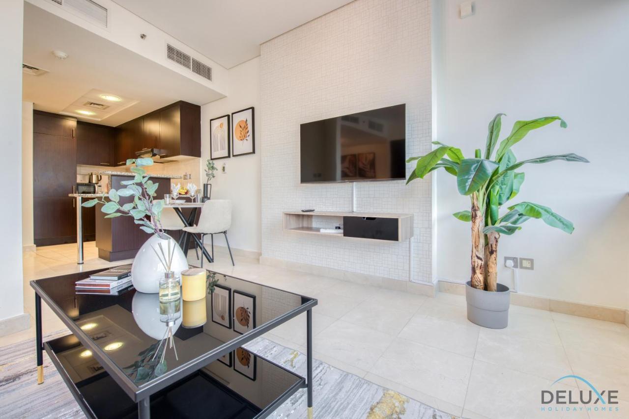 Unbeatable Rate Stylish 1Br With Balcony Near Metro By Deluxe Holiday Homes Dubai Buitenkant foto