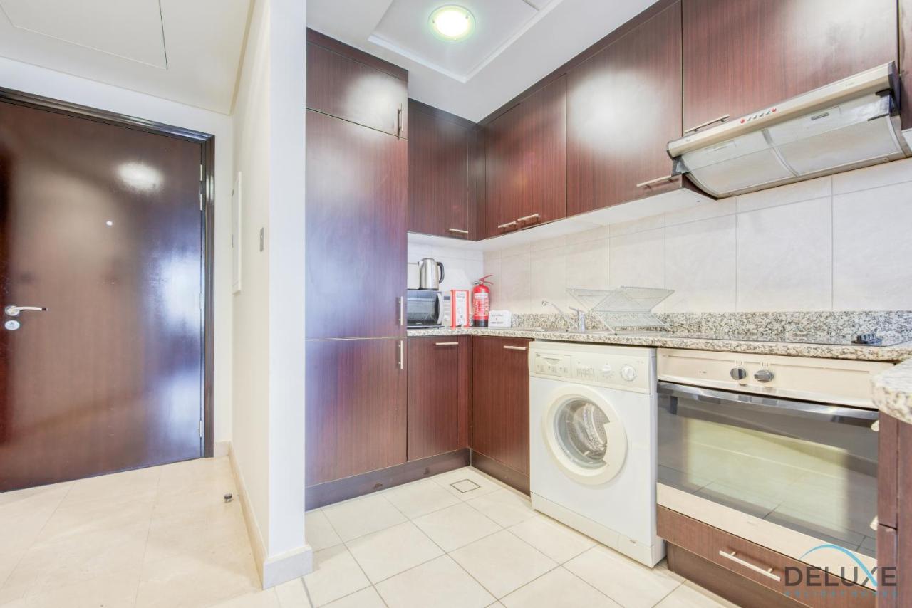 Unbeatable Rate Stylish 1Br With Balcony Near Metro By Deluxe Holiday Homes Dubai Buitenkant foto